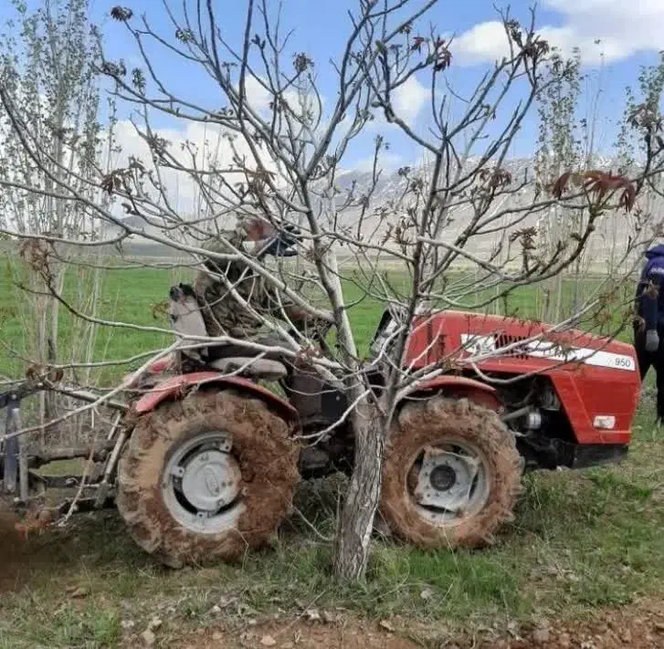 شخم باغ،گلخانه،زعفران کاری باتراکتور باغی|خدمات باغبانی و درختکاری|خمین, |دیوار