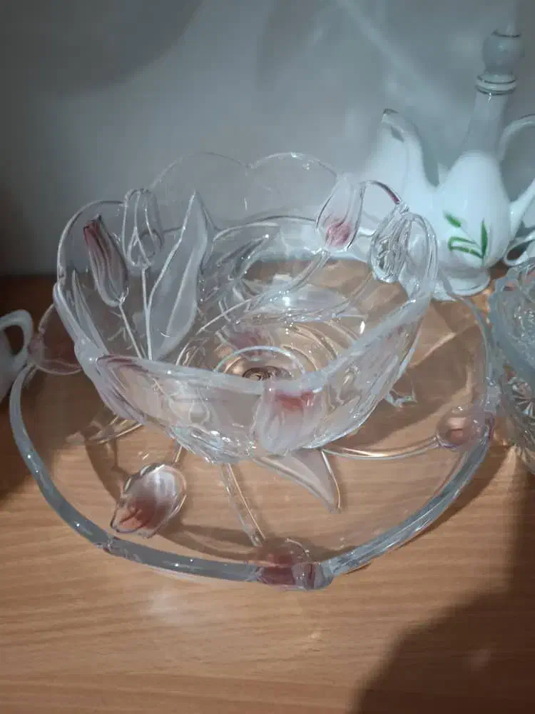 کاسه بشقاب گل لاله|ظروف سرو و پذیرایی|تهران, جنت‌آباد جنوبی|دیوار