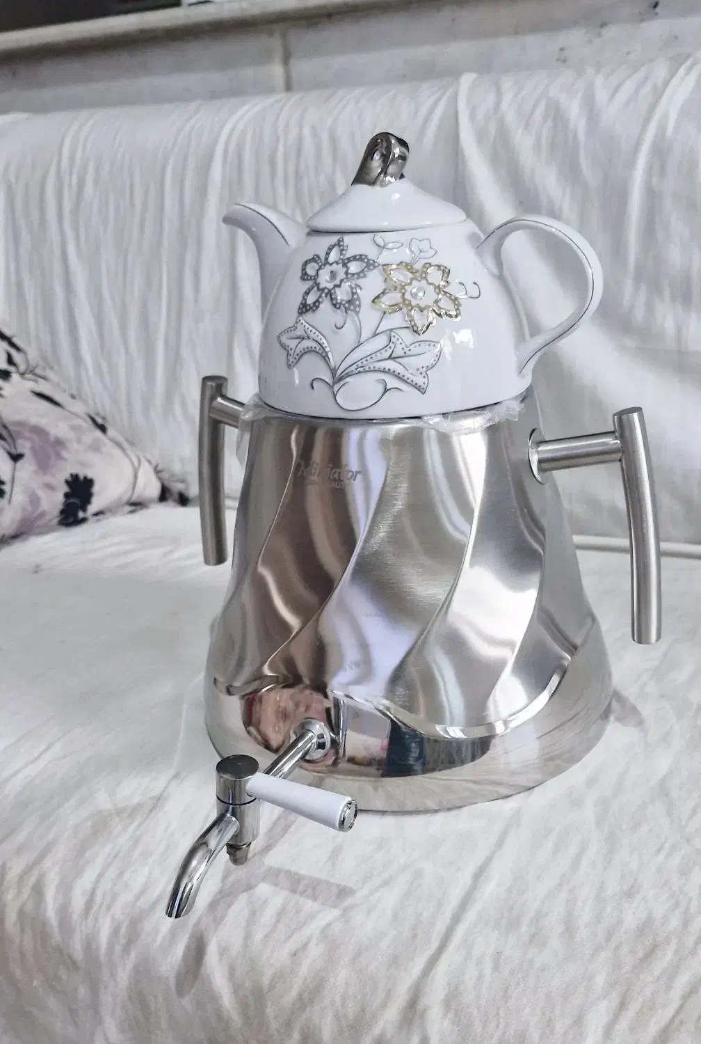 کتری قوری|قوری، کتری، قهوه‌ساز دستی|کلاله, |دیوار