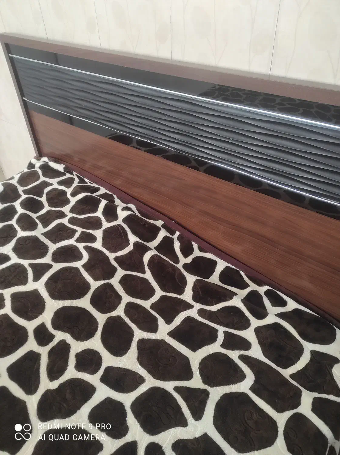 تخت خواب دو نفره نو تازه خریرم مارک ثنا چوب|تخت و سرویس خواب|شهرکرد, |دیوار