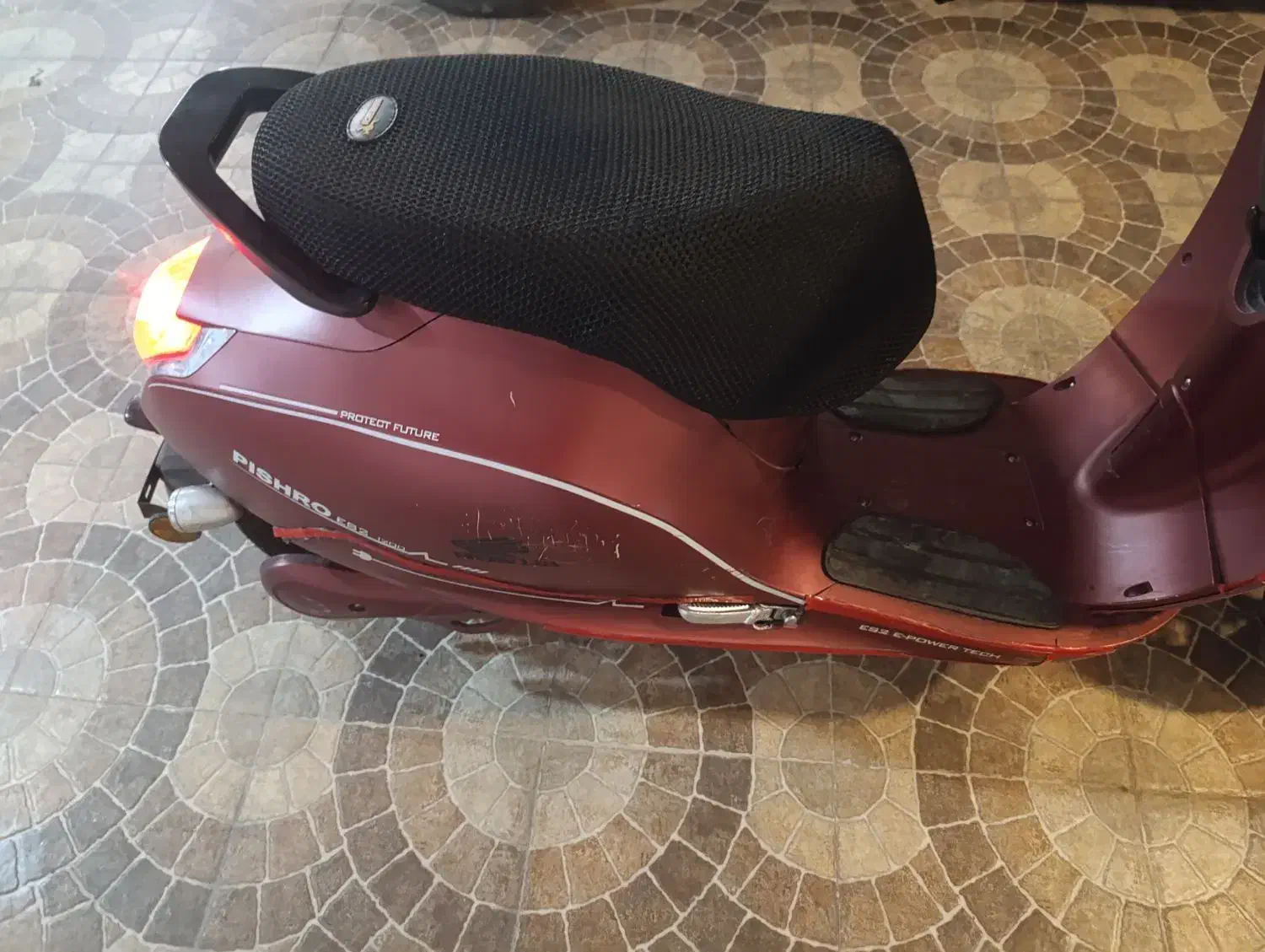 موتور پیشرو برقی باتری تازه تعویض تخفیف خوب|موتورسیکلت|شیراز, ارم|دیوار