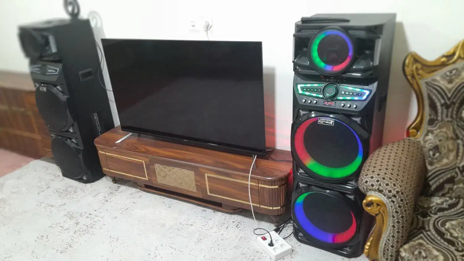 فروش فوری به دلیل نیاز مالی|تلویزیون و پروژکتور|خرم‌آباد, |دیوار