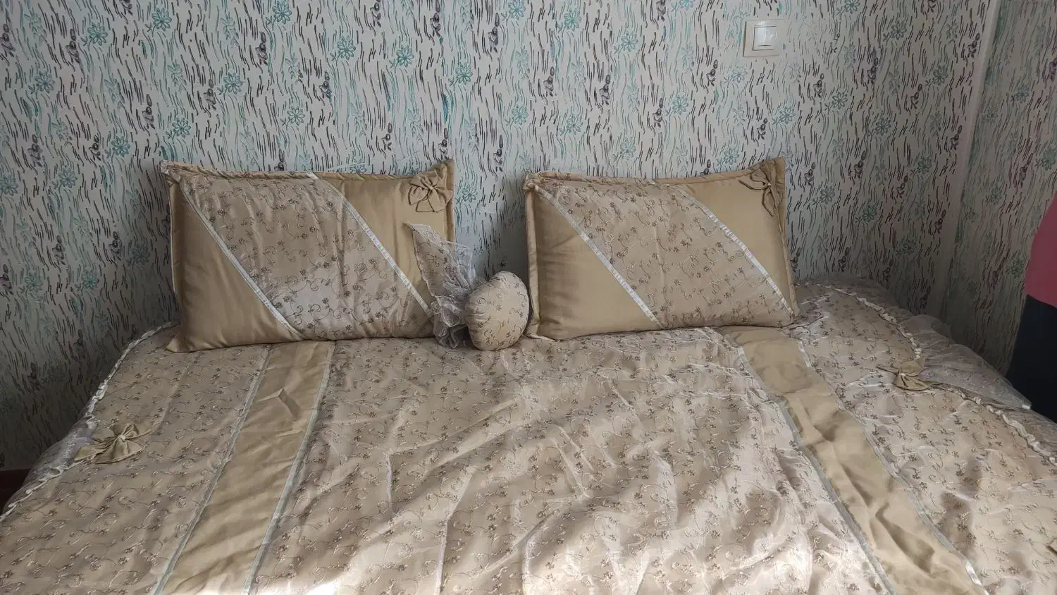 روتختی وپرده مفت|سرویس روتختی|گلبهار, شهر جدید گلبهار|دیوار