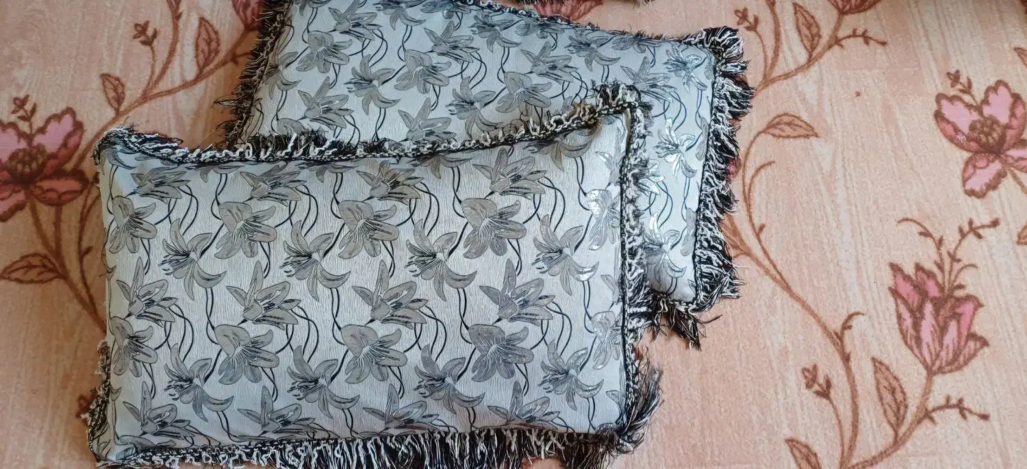 بالش ۸ عدد|رختخواب، بالش، پتو|مریوان, |دیوار