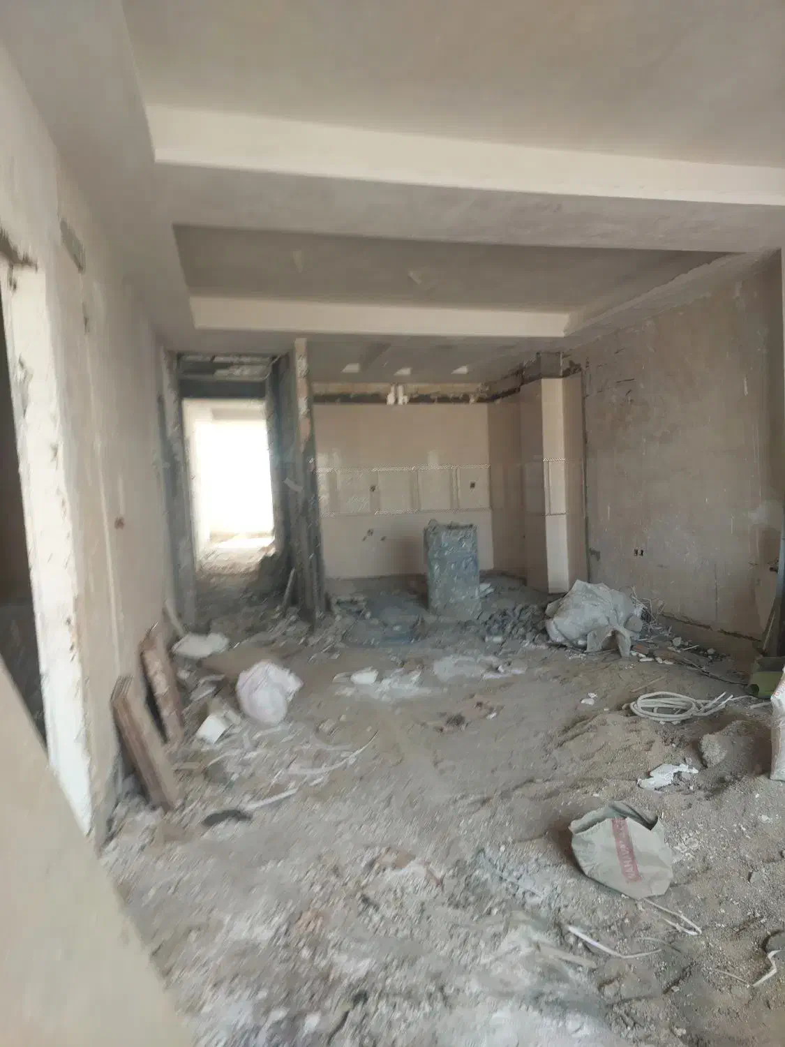 واحد طبقه اول شهرکنیاوران ۳ ماه دیگه تحویل.|فروش آپارتمان|بروجرد, |دیوار