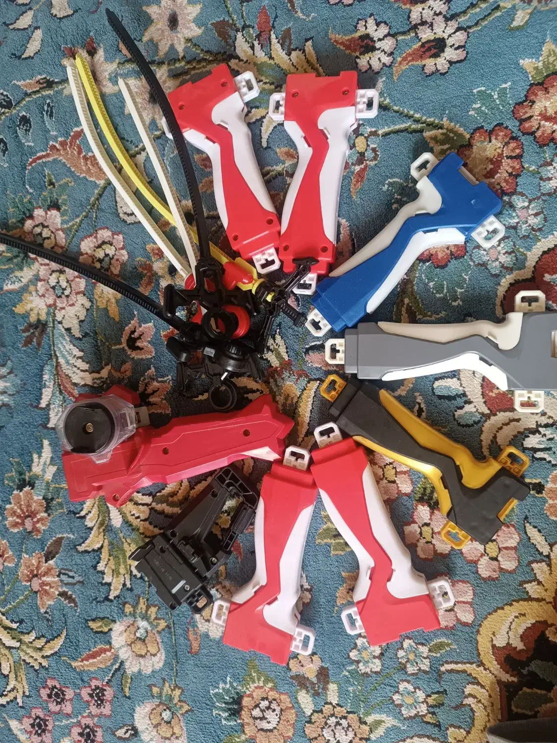 فرفره انفجاری فصل ۲ تا ۷ با پرتابگر شمشیری|اسباب‌‌بازی|فردیس, شهرک ناز|دیوار