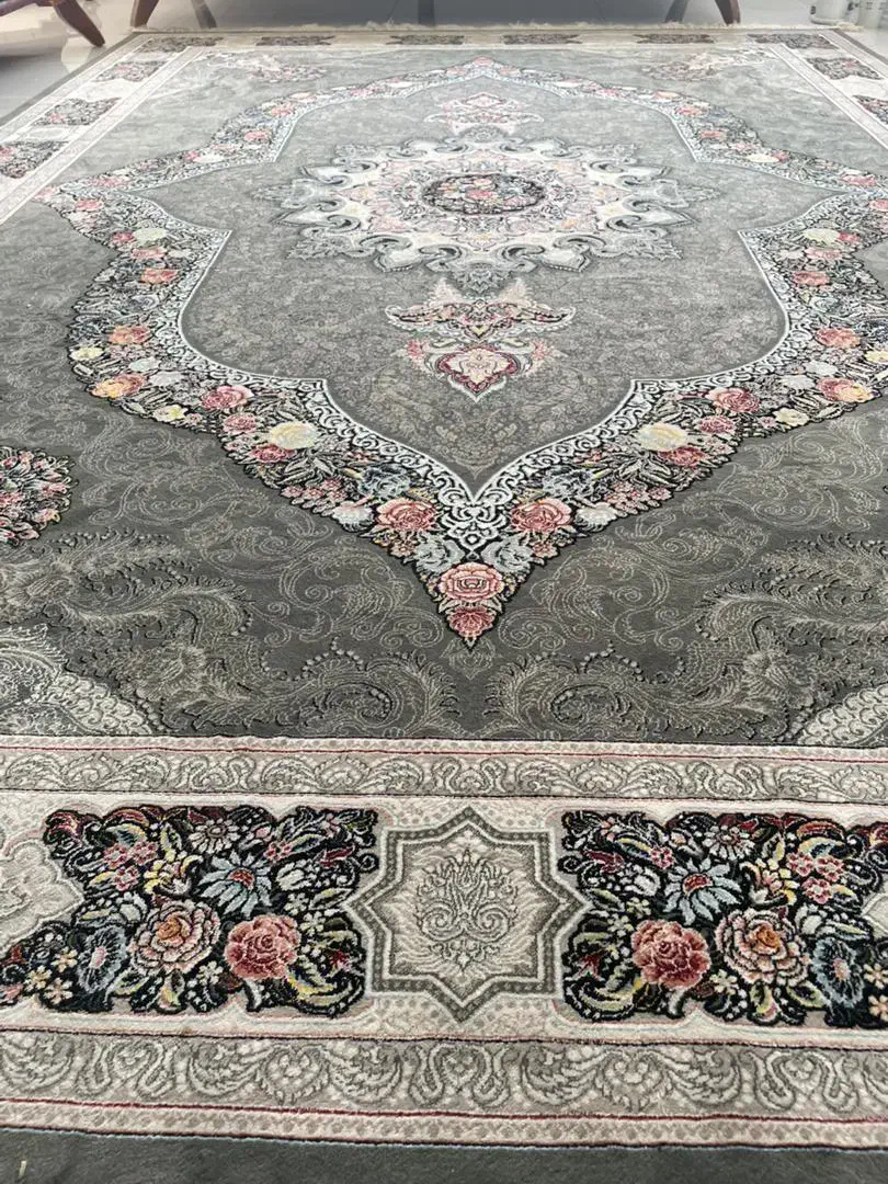 فرش درحد نو و میز شیشه ای فوری|فرش|قشم, |دیوار