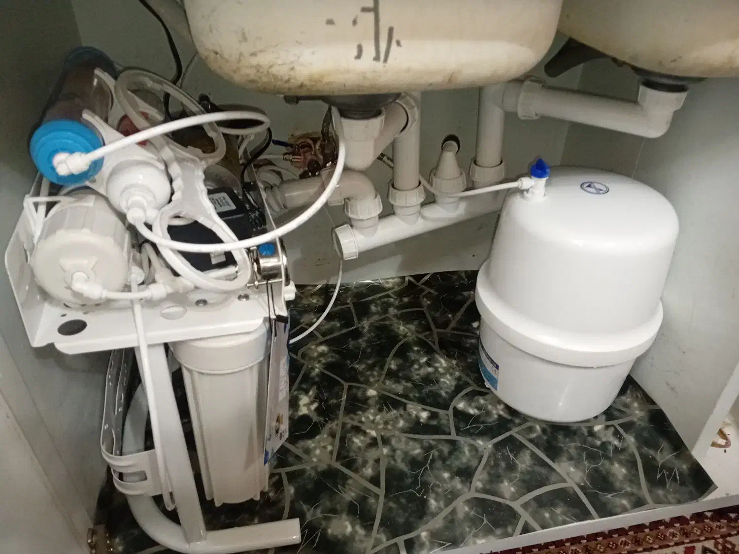 نصب وراه اندازی تصفیه آب خانگی|آبسردکن و تصفیه آب|یزد, |دیوار