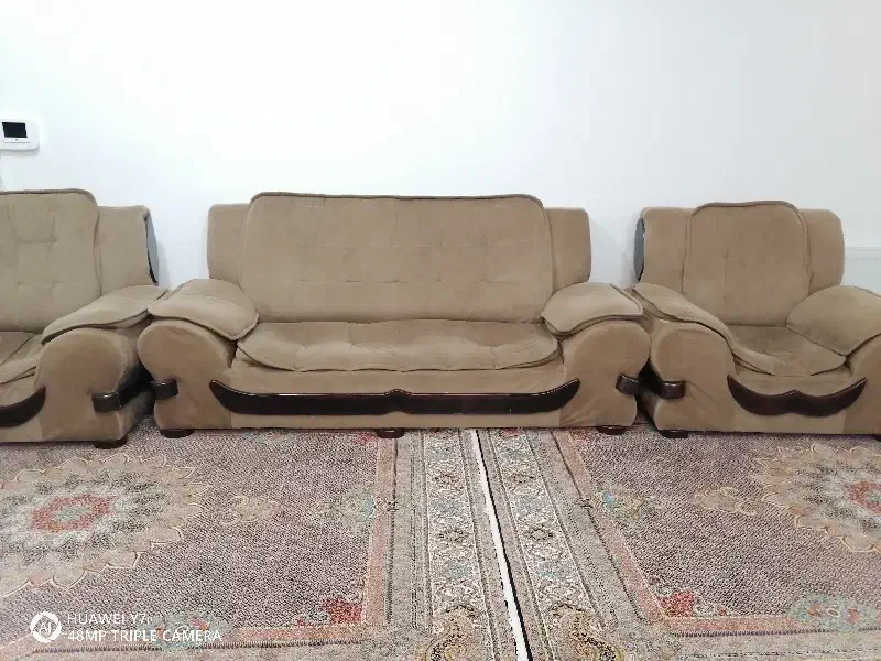 یک دست مبل راحتی، به علت اسباب کشی بفروش میرسد|مبلمان خانگی و میز عسلی|مشگین شهر, |دیوار