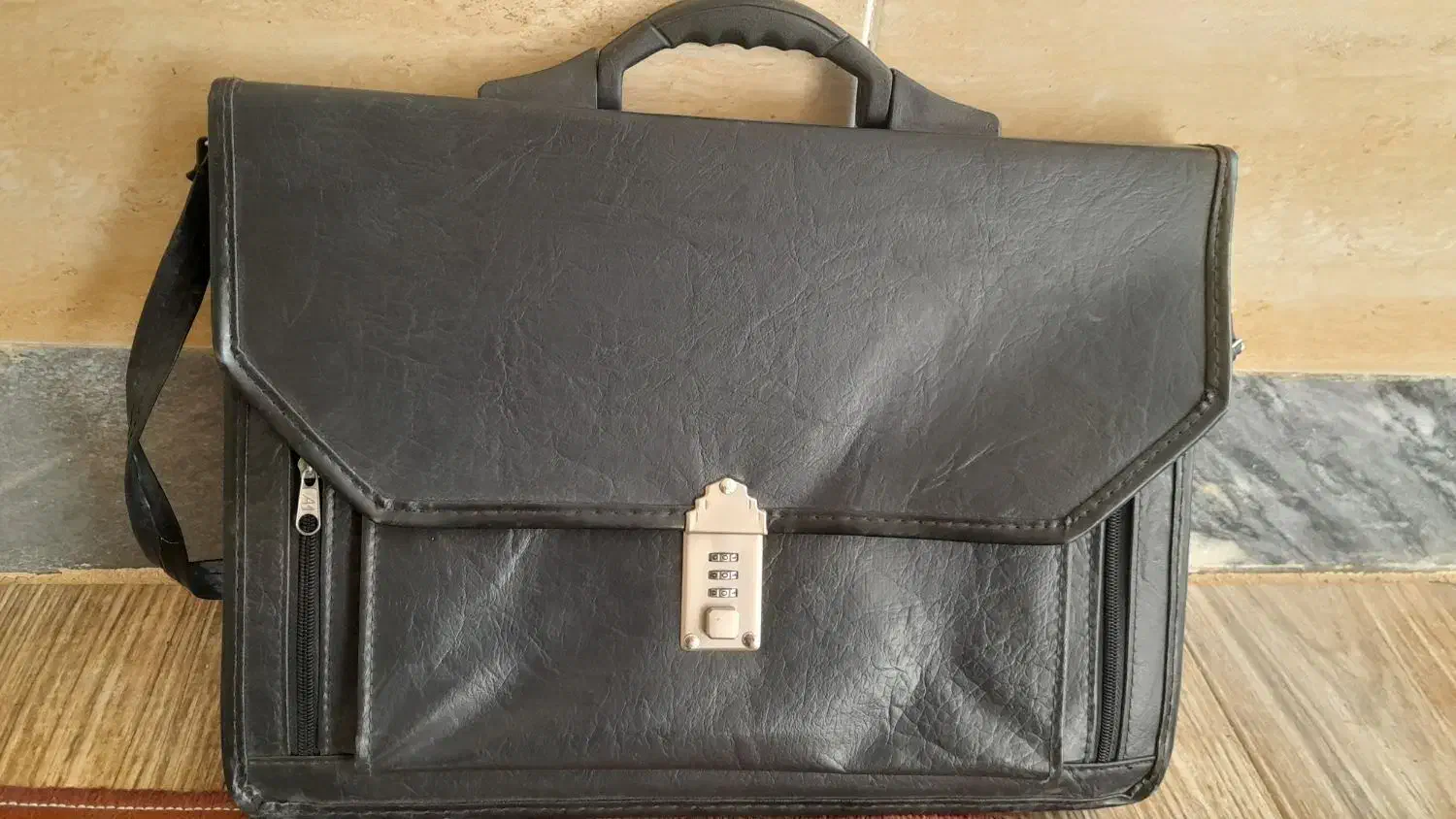 کیف مدارک دانشجویی ۳تاش سالم سالم|کیف، کفش، کمربند|اراک, |دیوار