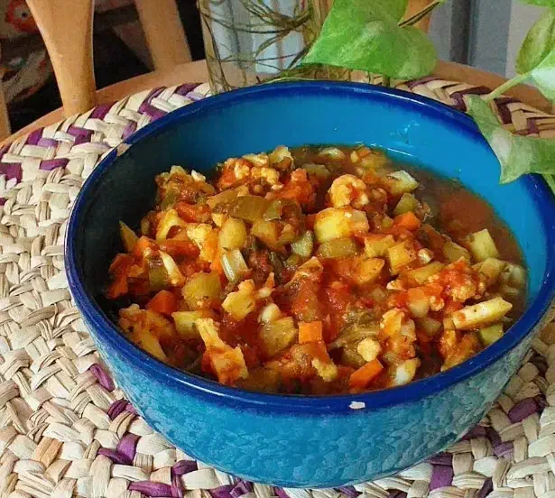 فلفل سبز محلی  و ترشی سالاد زمستانی|خوردنی و آشامیدنی|بیجار, |دیوار