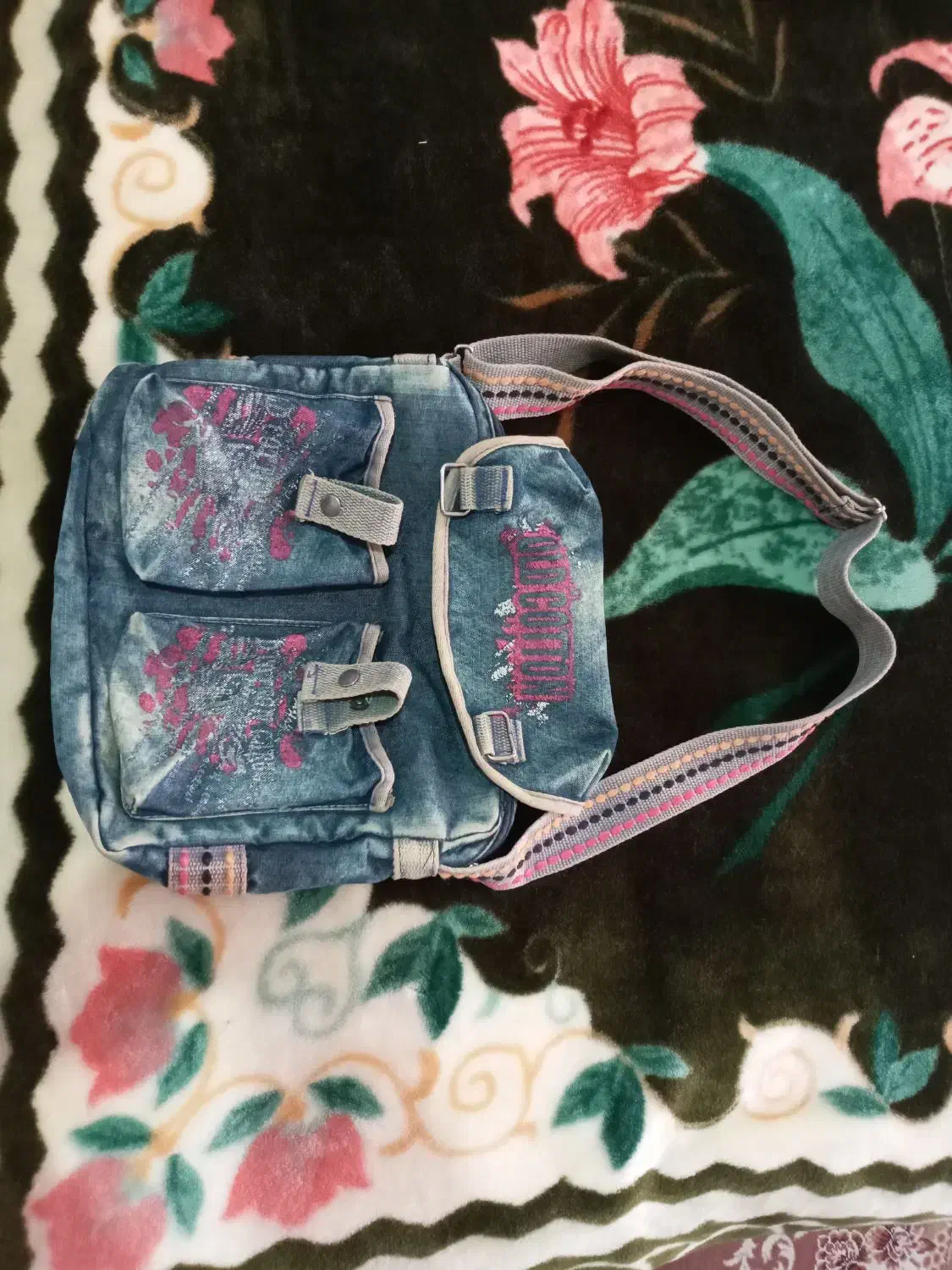 کیف لی مدرسه|کیف، کفش، کمربند|تربت جام, اسماعیل آباد|دیوار