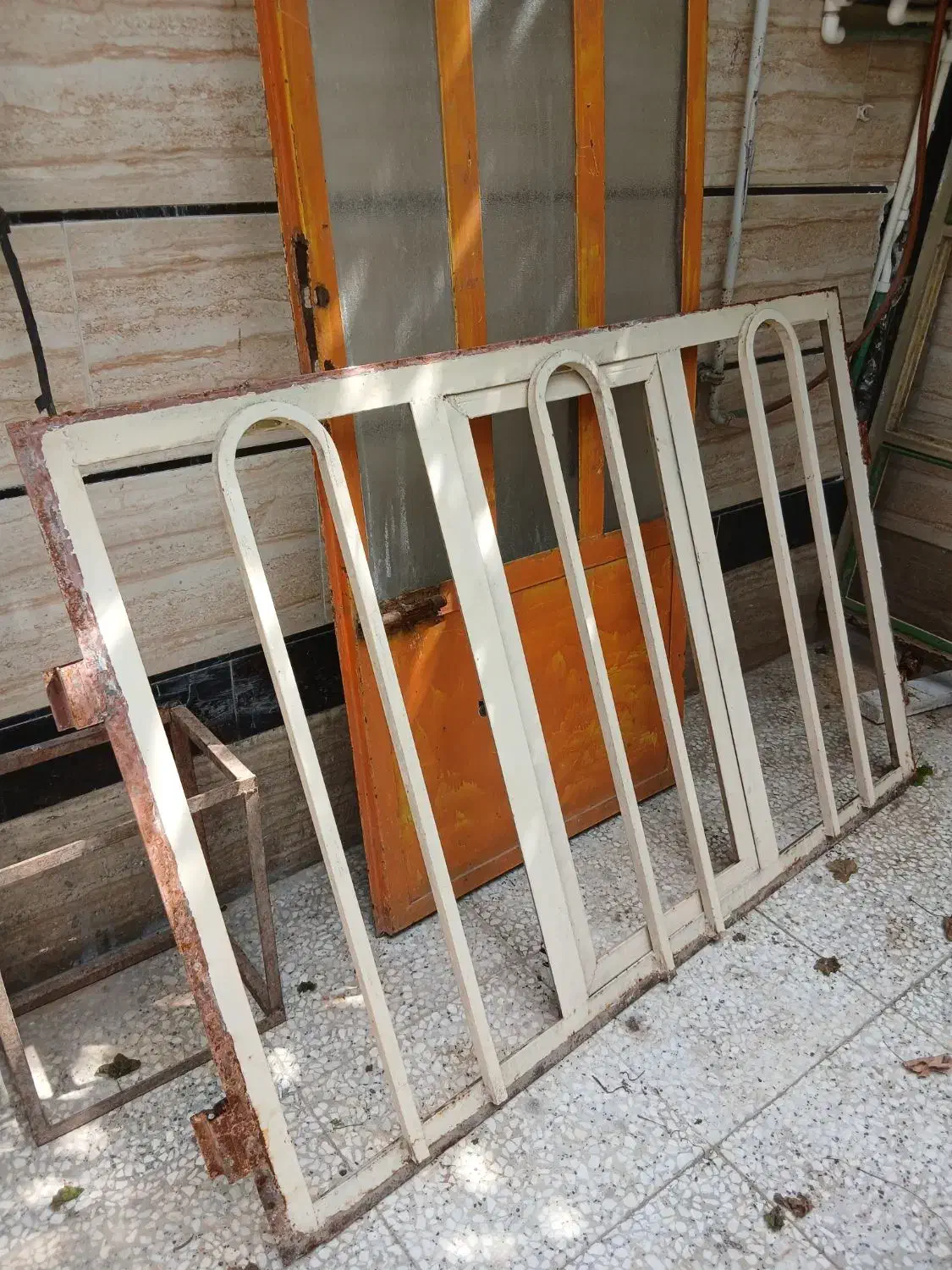 درب و پنجره|مصالح و تجهیزات ساختمان|گنبد کاووس, |دیوار