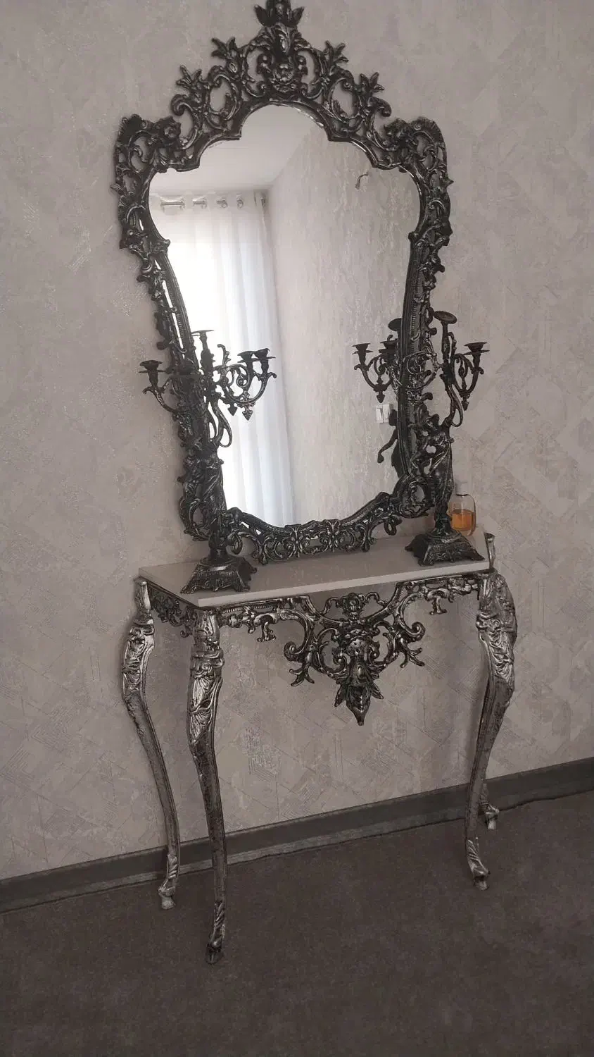 اینه و شمعدان|آینه|همدان, |دیوار