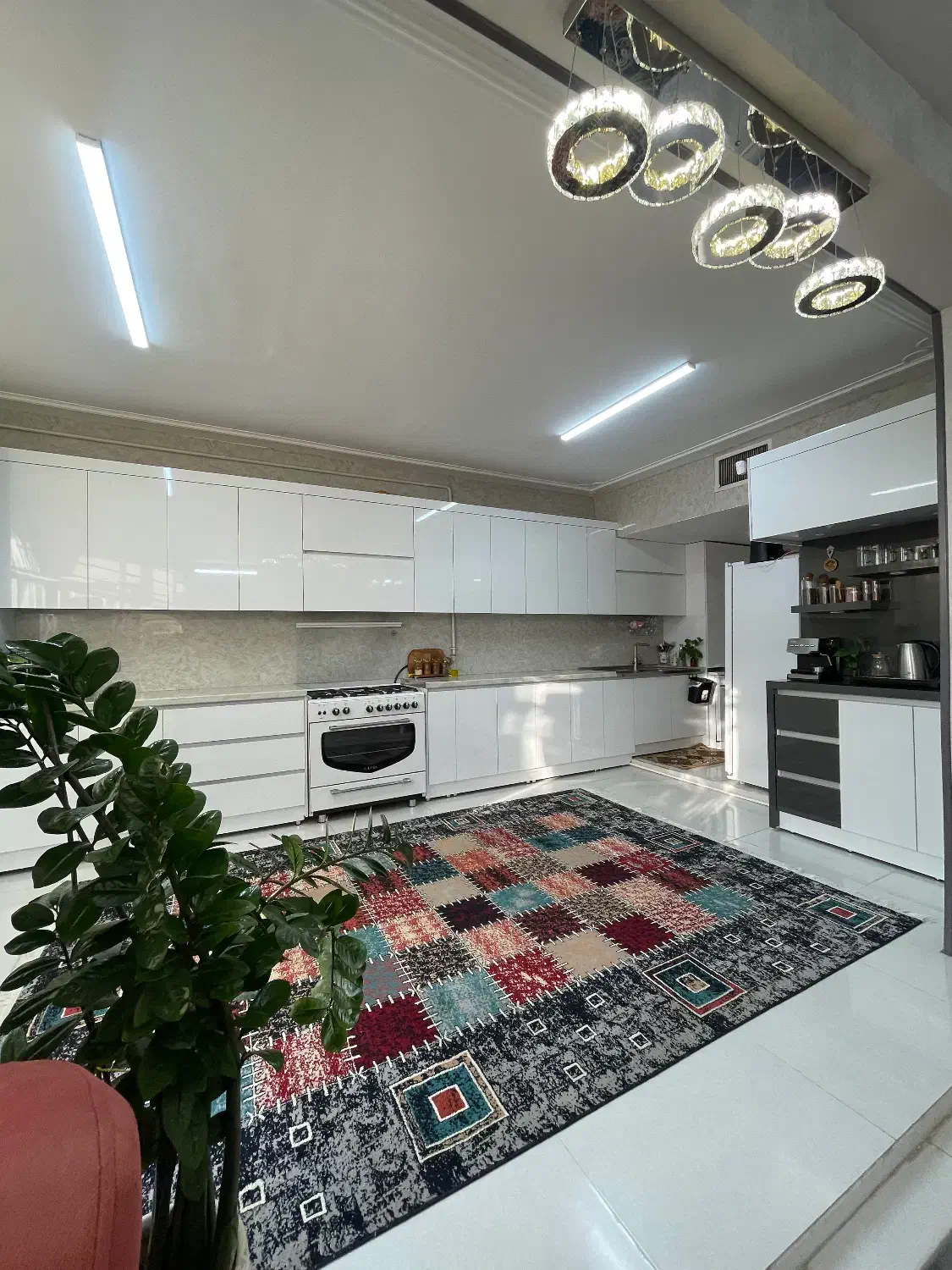 فروش ویلایی درب حیاط و ساخت|فروش خانه و ویلا|آباده, |دیوار