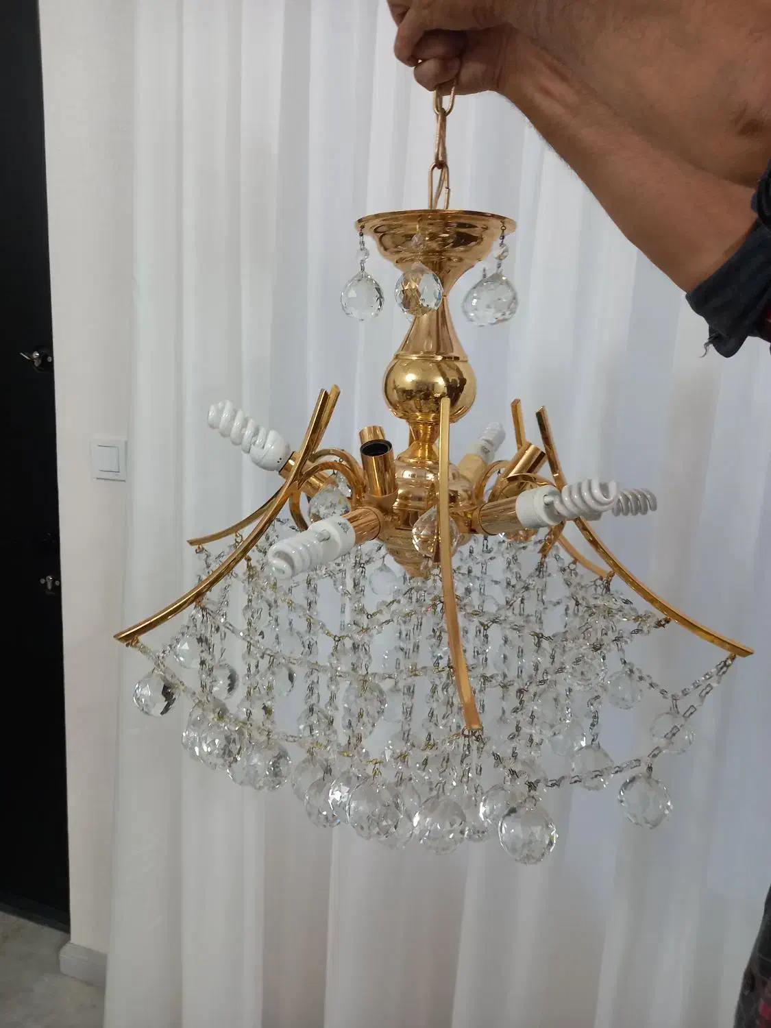 لوستر|لوستر و چراغ آویز|نیشابور, بزرگمهر|دیوار