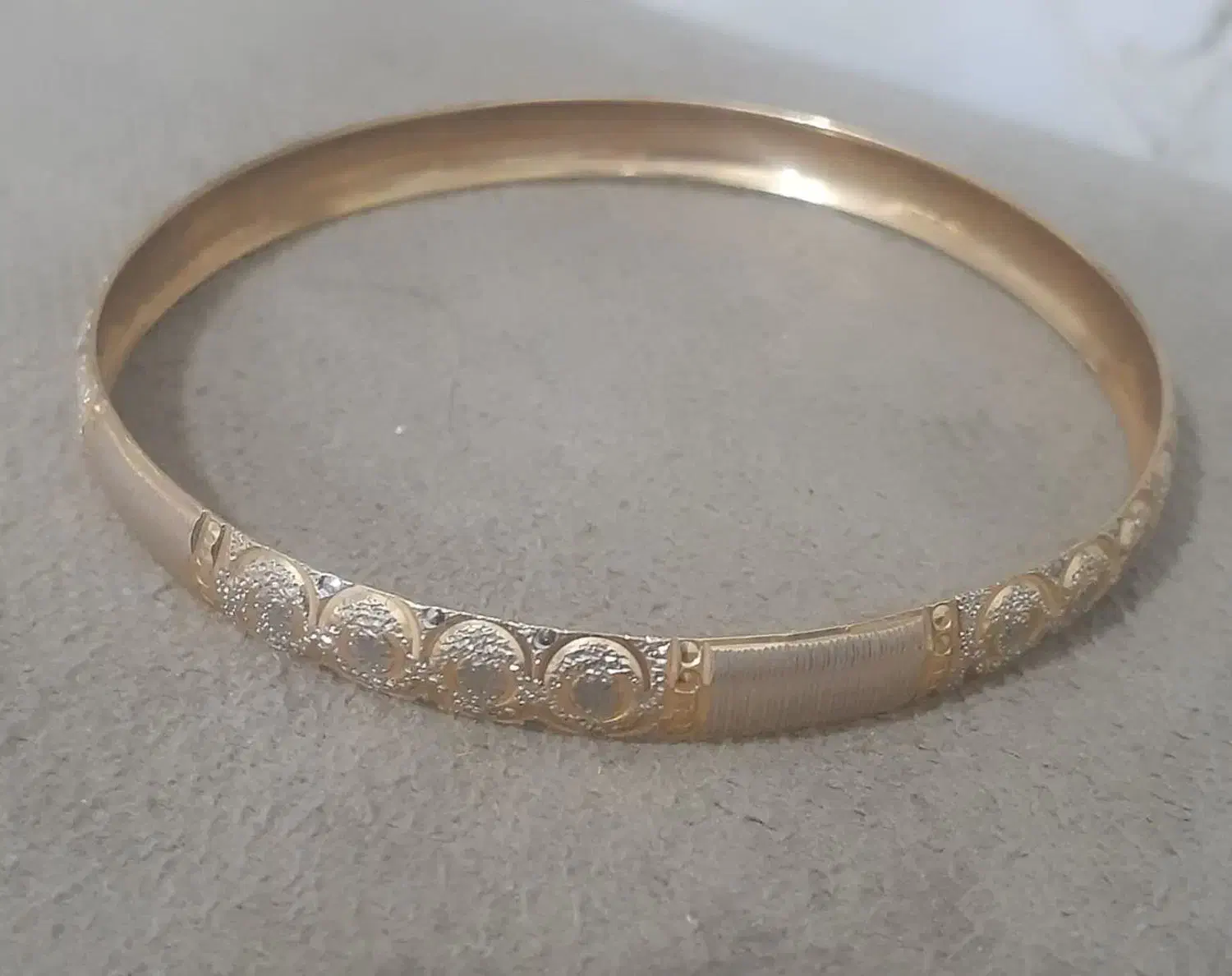 النگو|جواهرات|قم, هفت تیر|دیوار