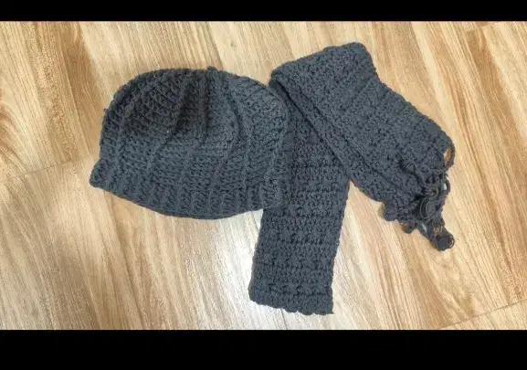 کلاه زمستانی|لباس|نیشابور, هفده شهریور|دیوار