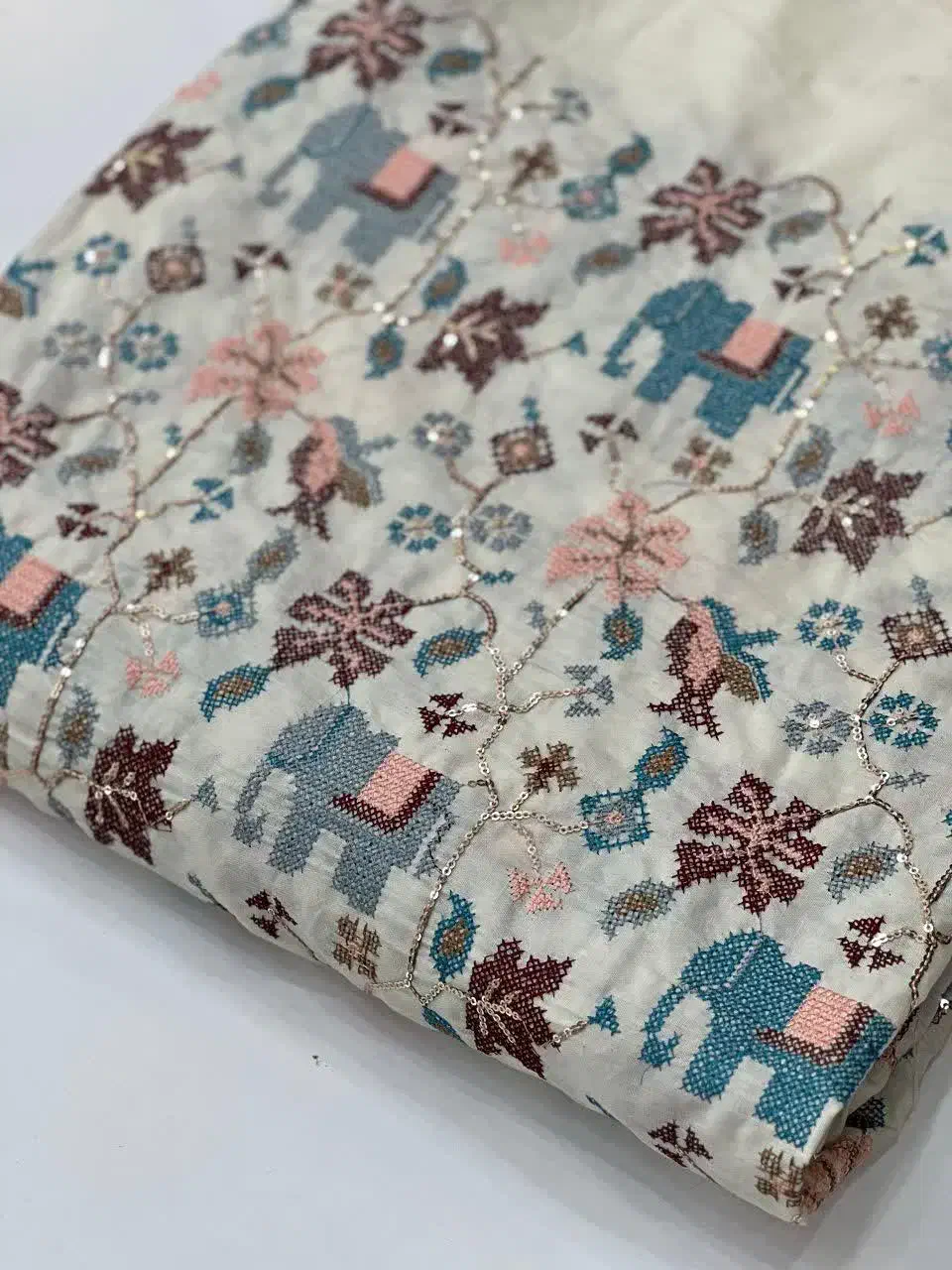 لینن سوزندوزی|لباس|روانسر, |دیوار