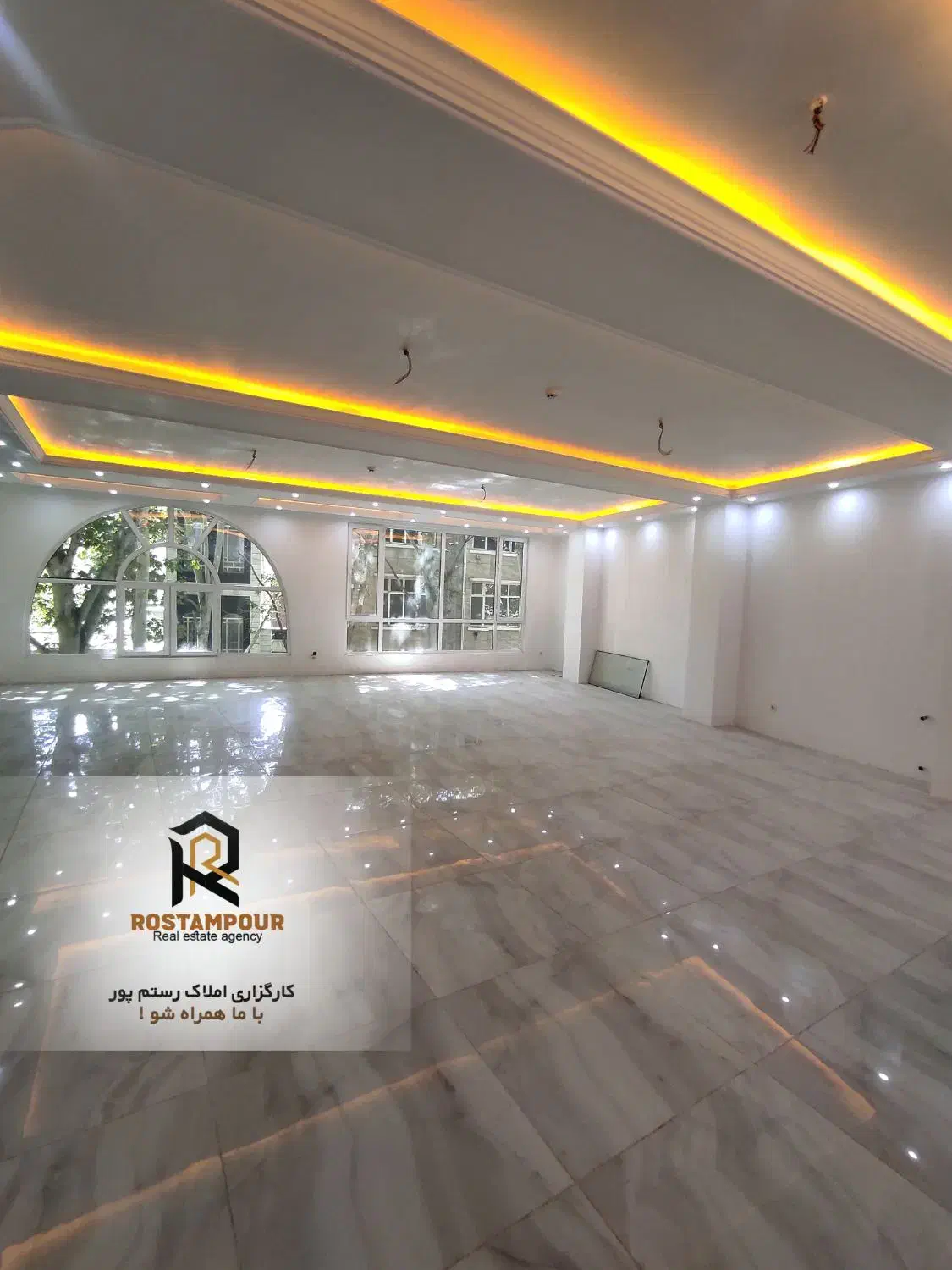 تک واحدی 230 متر « بهیاری مطهری »|فروش آپارتمان|خرم‌آباد, |دیوار