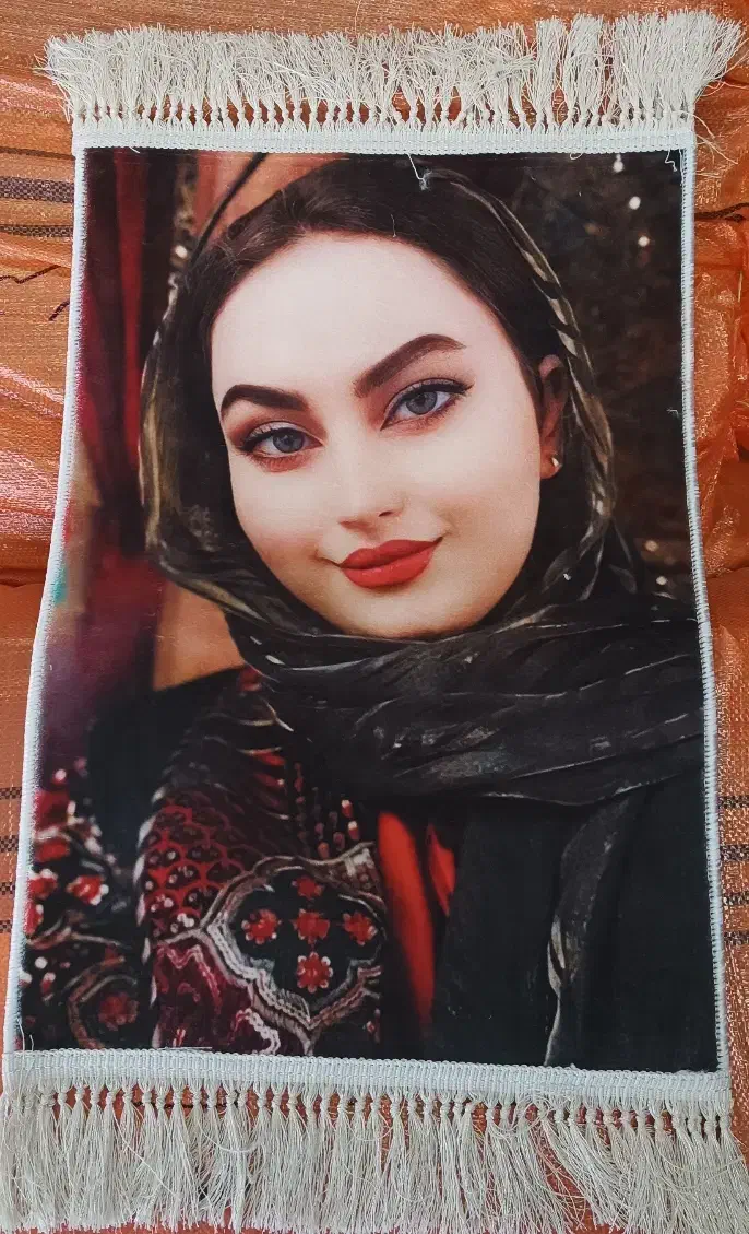 عکس خودتو تابلوفرش کن(تابلو فرش کادو سوپرایز هدیه|تابلو فرش|تهران, فلسطین (میدان انقلاب)|دیوار