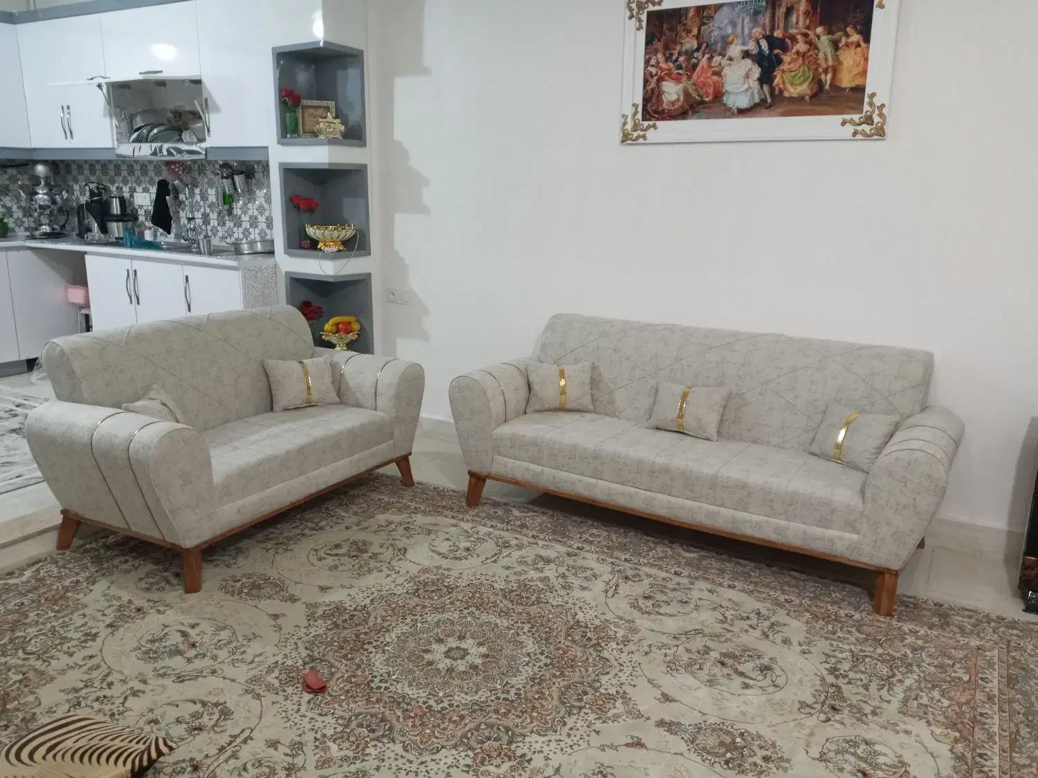 مبلمان نو دو ماه خریدم بعلت جابجایی میفروشم|مبلمان خانگی و میز عسلی|کوهدشت, |دیوار