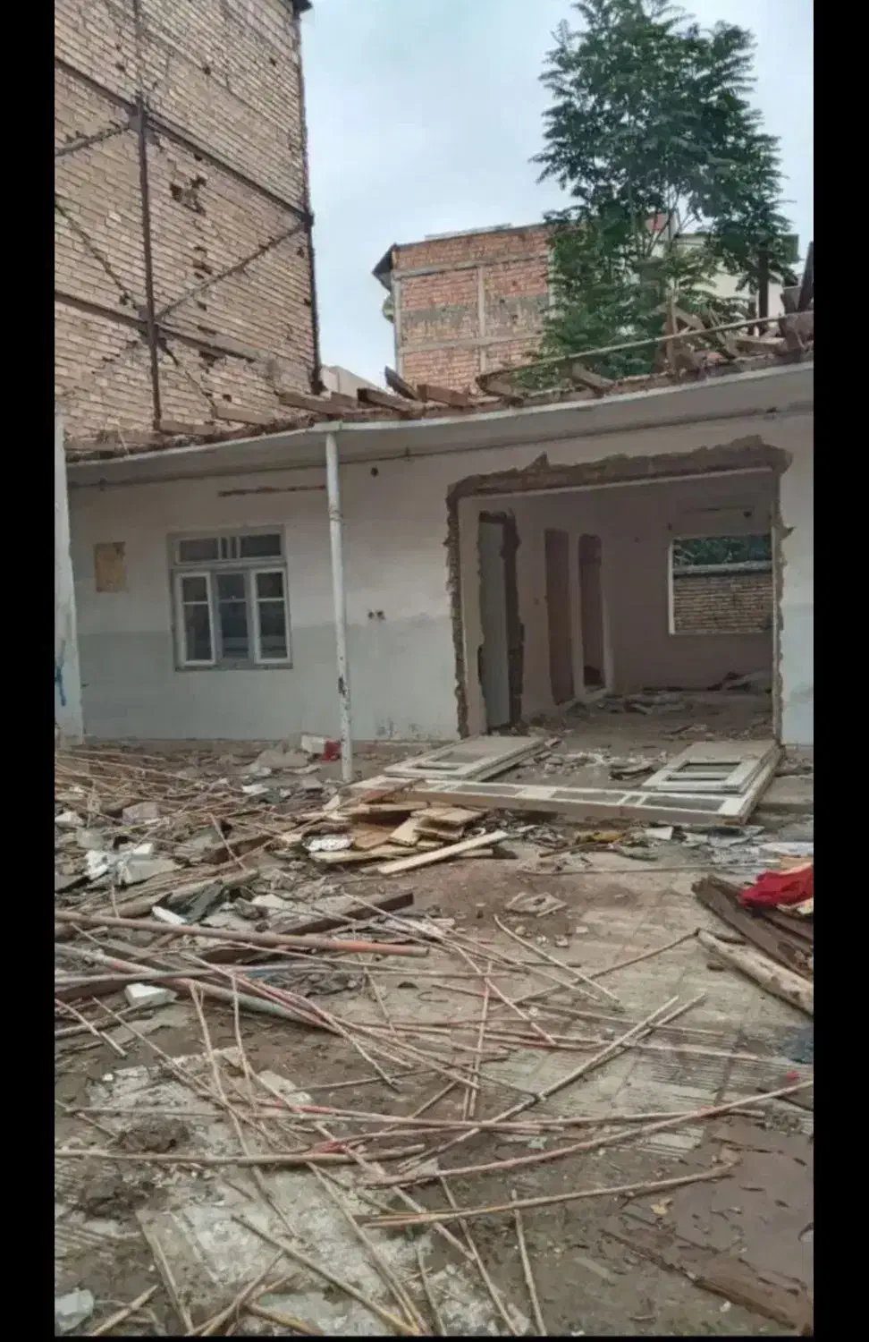 تخریب انواع ساختمان وانبار|خدمات پیشه و مهارت|گنبد کاووس, |دیوار