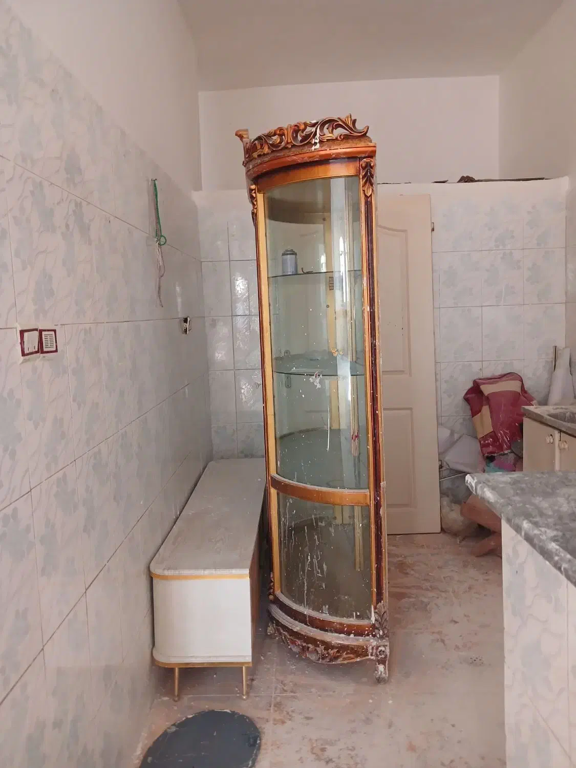 یک عدد ویترین|بوفه، ویترین، کنسول|قم, شهید صیاد شیرازی|دیوار