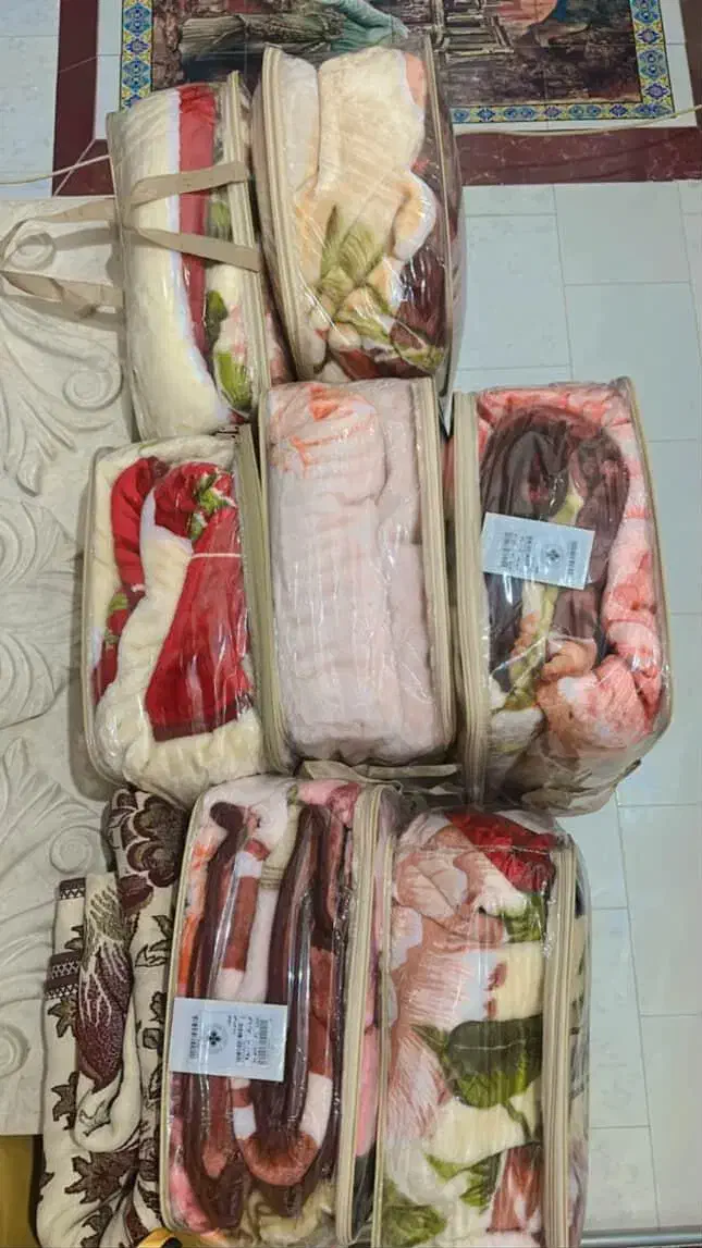 تشک درجه یک و پتو دو نفره گل بافت خوش رنگ|رختخواب، بالش، پتو|یاسوج, |دیوار