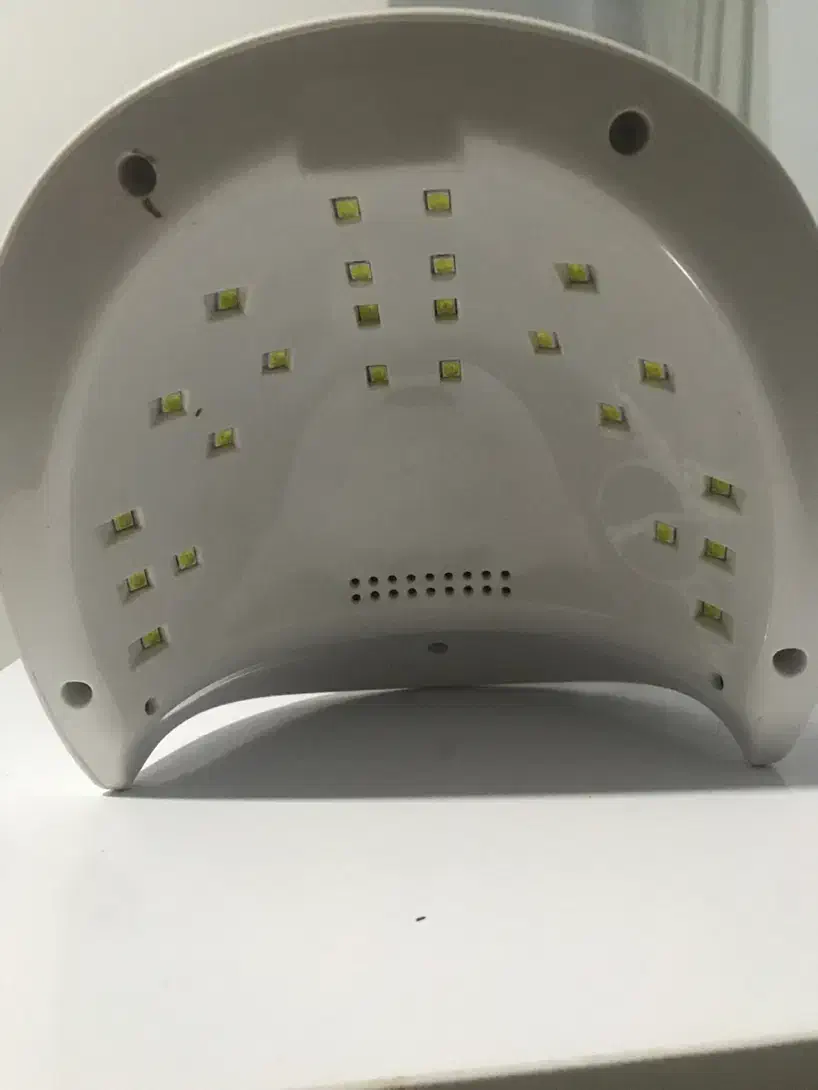 یو وی ال ای دی|آرایشگاه و سالن‌های زیبایی|شاندیز, |دیوار