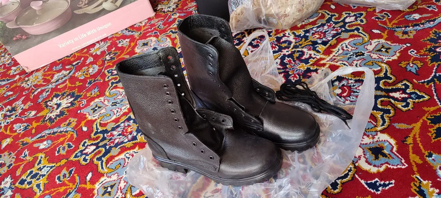 لباس سربازی و پوتین|لباس|اراک, |دیوار