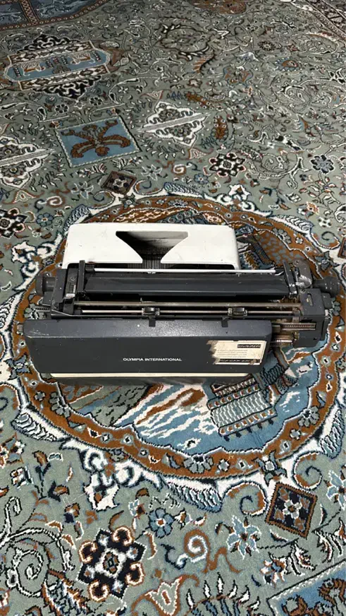 دستگاه تایپ یا ماشین تحریر المپیا|کلکسیون اشیاء عتیقه|مشهد, هفده شهریور|دیوار