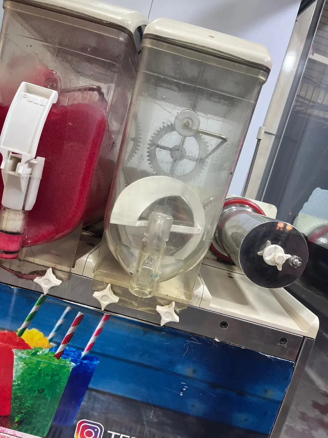 یخ دربهشت ایتالیایی ۳گروپ|کافی‌شاپ و رستوران|شاهین‌شهر, ۹ دی|دیوار