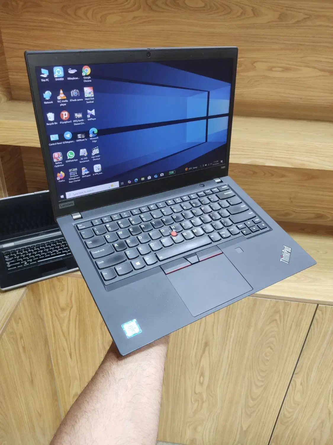 لپتاپLenovo T490 i5نسل۸ رم۱۲/هارد256ssd/سوپراسلیم|رایانه همراه|ری, علایین|دیوار