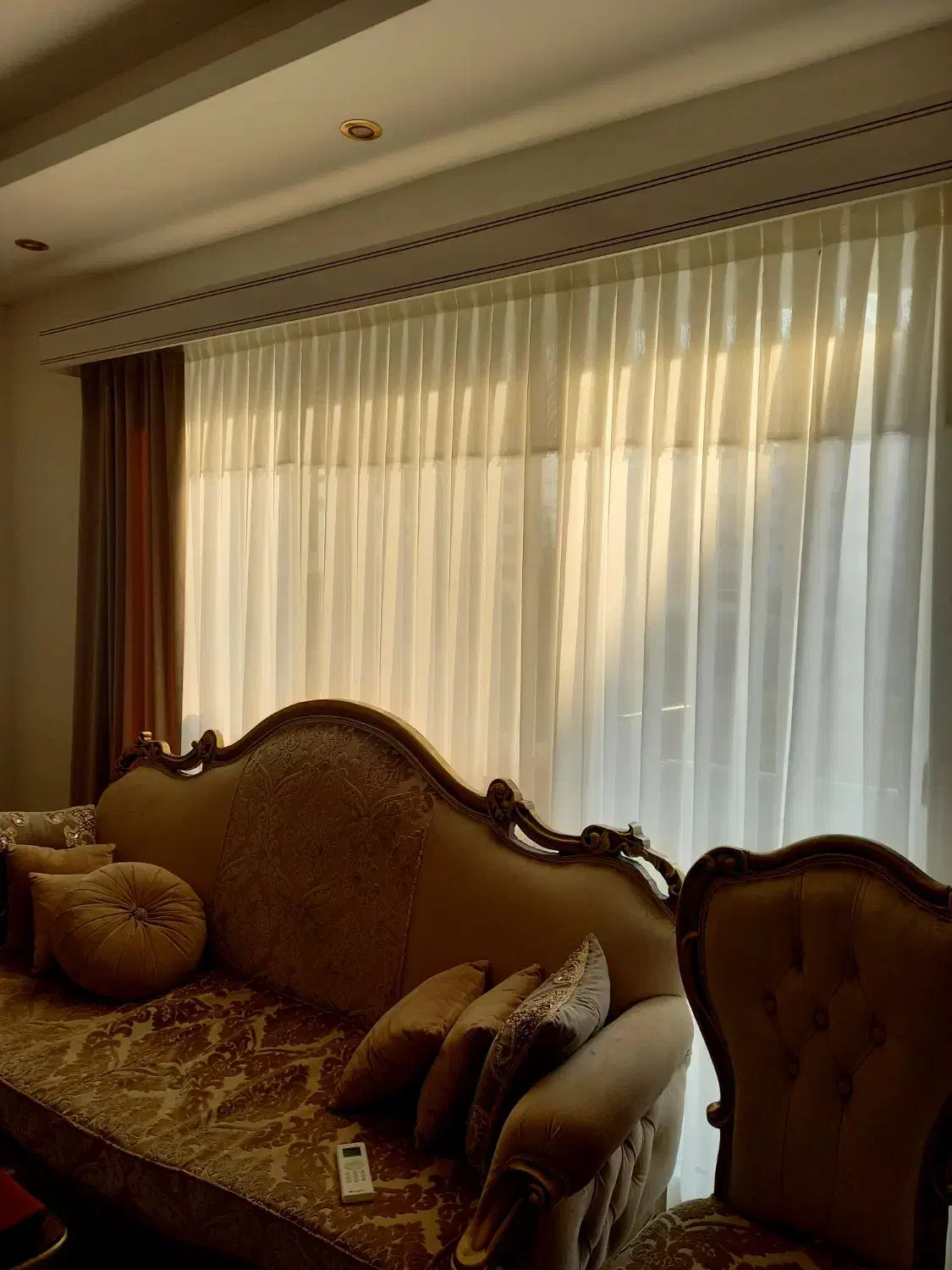 پرده حریر شاین دار با کتیبه پنل کنار|پرده، رانر، رومیزی|نوشهر, |دیوار