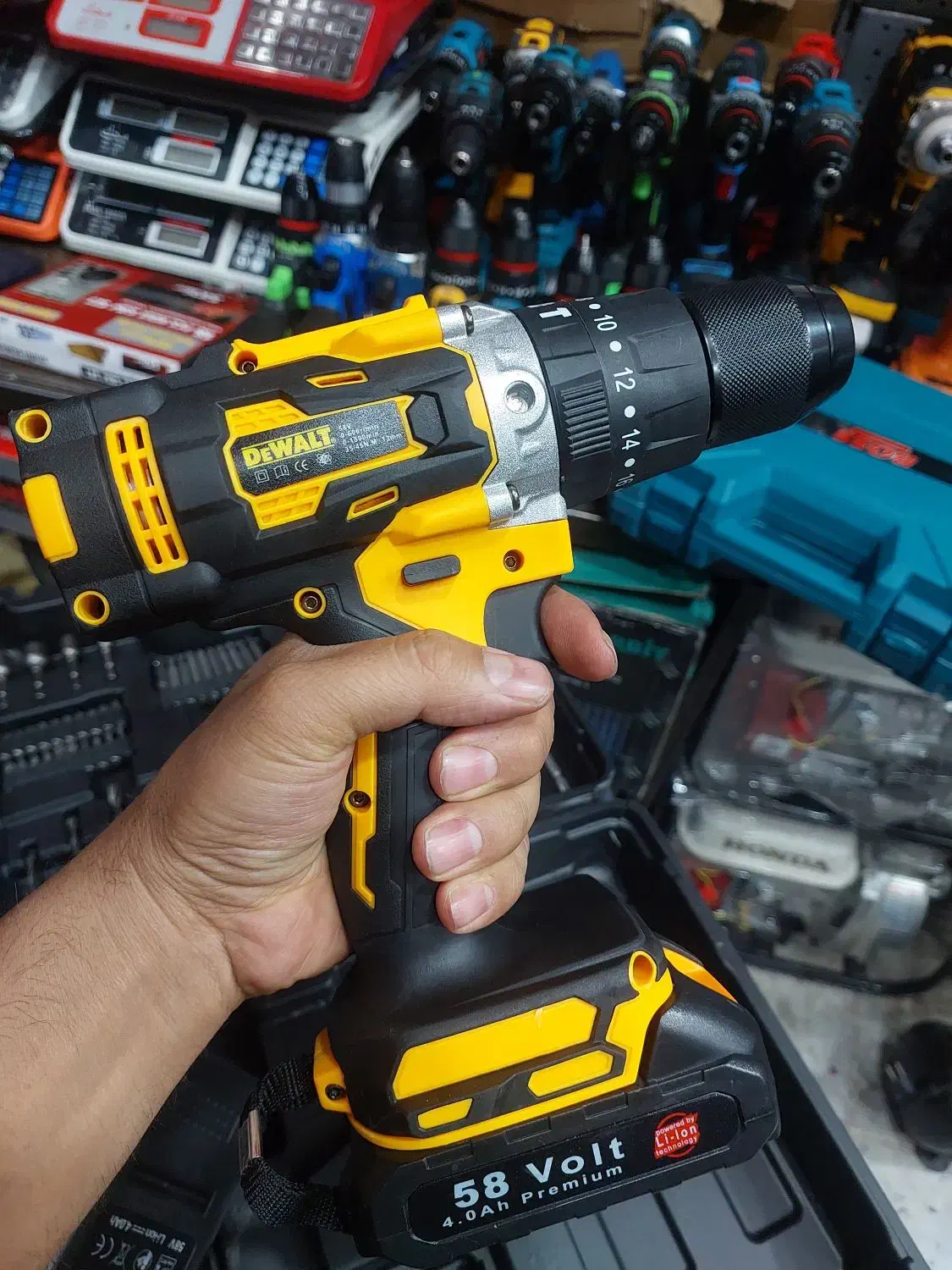 دریل شارژی دیوالت ۵۸ ولت صنعتی و پر قدرت|ابزارآلات|شیراز, بازار|دیوار