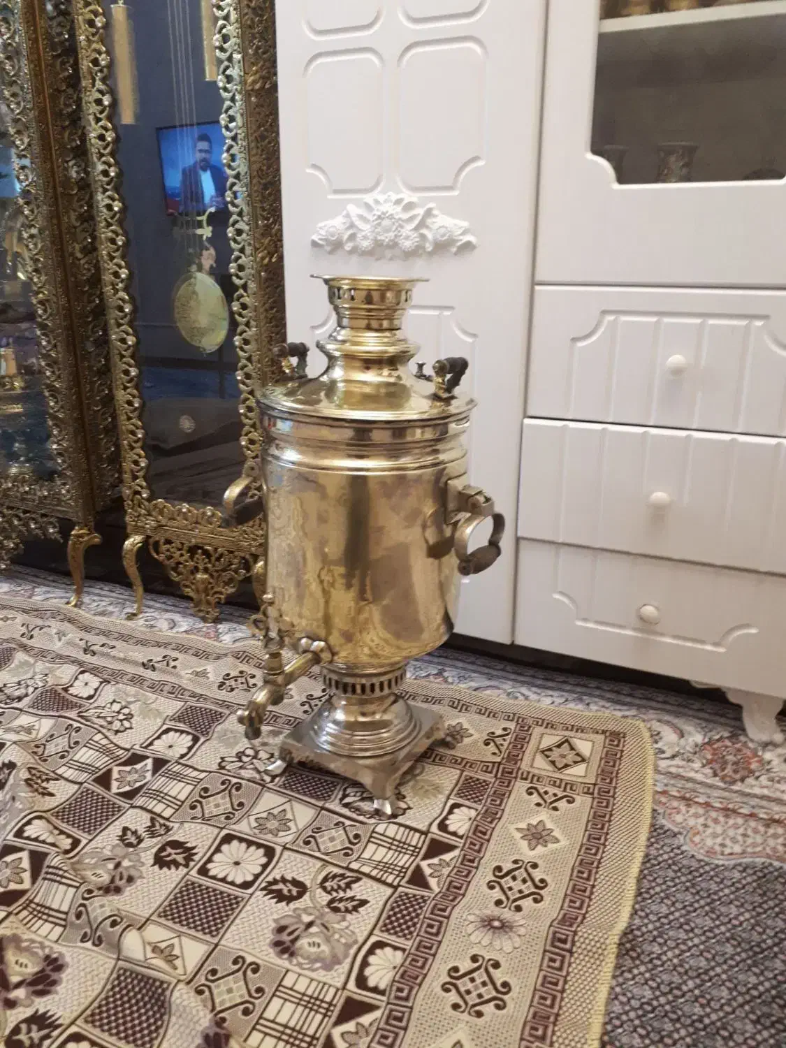 سماور زغالی|کلکسیون اشیاء عتیقه|تبریز, |دیوار