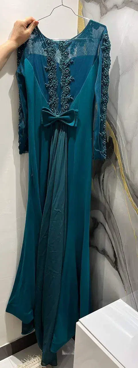 لباس مجلسی|لباس|رزن, |دیوار