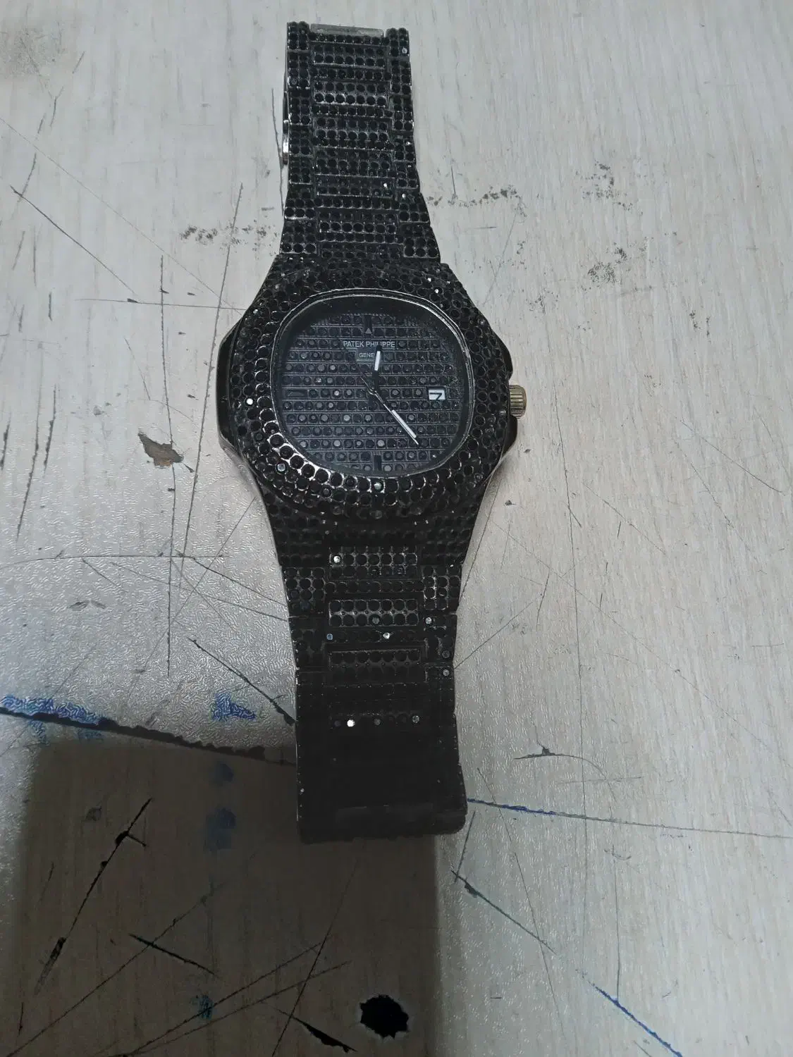 ساعت نگین دار|ساعت|باغستان, |دیوار