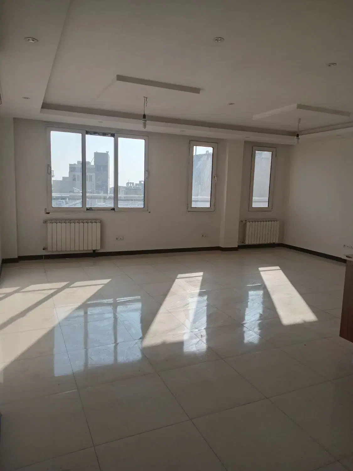 بهار  ۹۰ متر  نوساز مختص خونه اولیها وزیبا پسندان