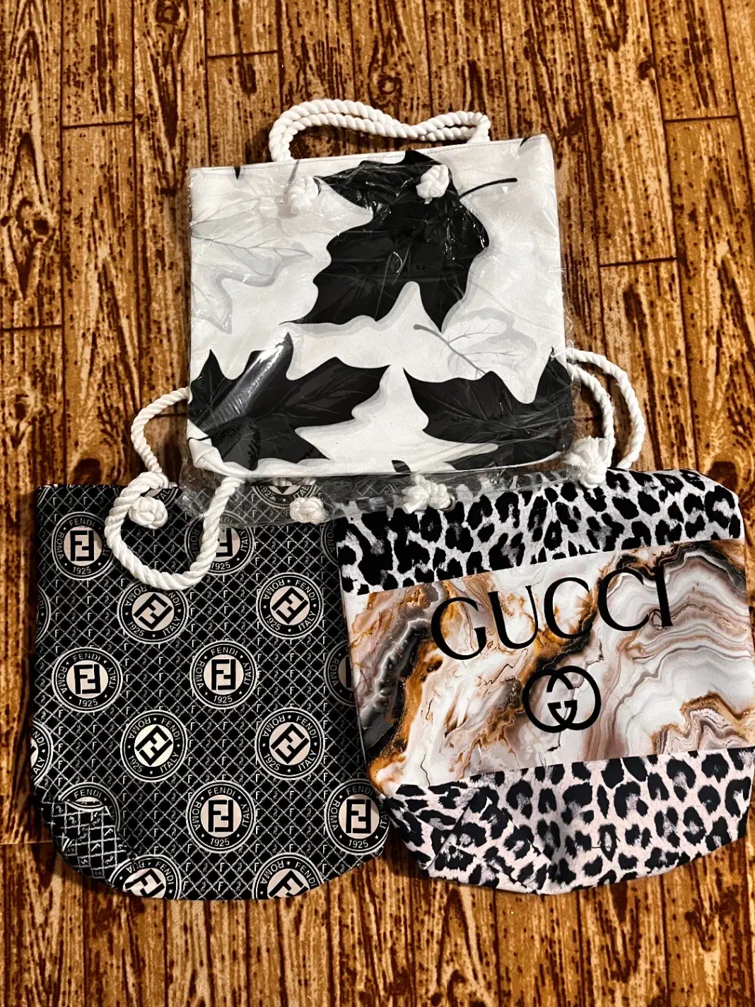 ساک لباس|کیف، کفش، کمربند|رشت, دیانتی|دیوار