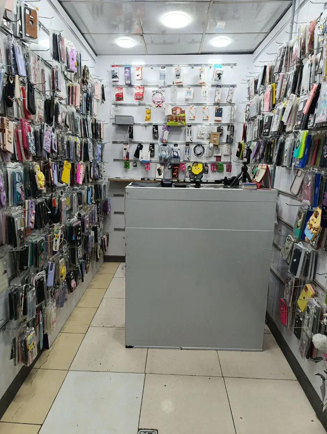 واگذاری فوری مغازه موبایل زیر قیمت فقط ۱۵۰ میلیون|اجارهٔ مغازه و غرفه|کرج, المهدی|دیوار