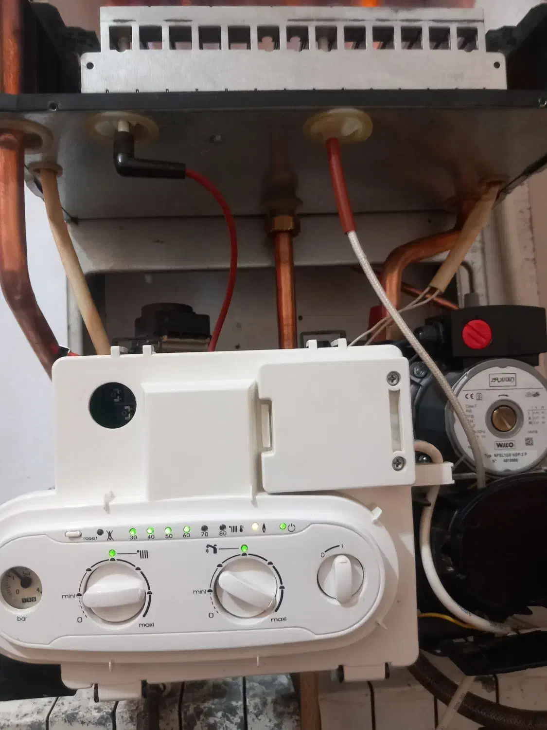 پکیج ۲۸هزار ایران رادیاتور در حد نو es28|آبگرمکن، پکیج، شوفاژ|رودهن, |دیوار