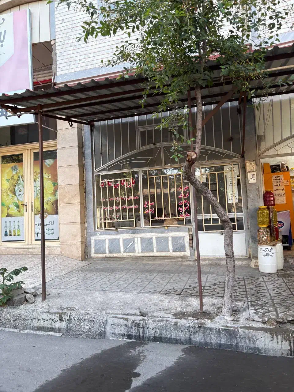 اجاره مغازه در قلب خیابان آزادگان|اجارهٔ مغازه و غرفه|اهر, |دیوار