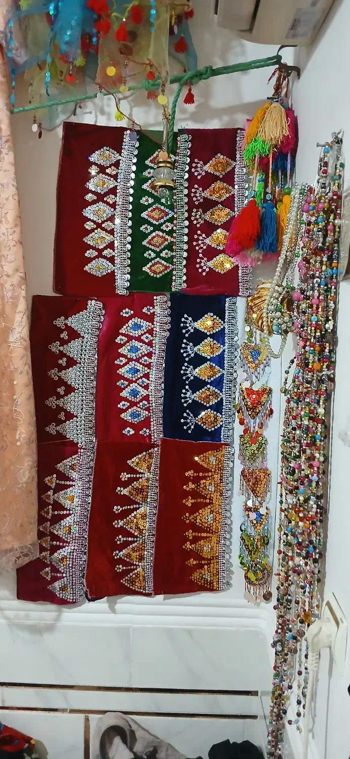 لباس محلی بختیاری|لباس|اهواز, بهارستان|دیوار