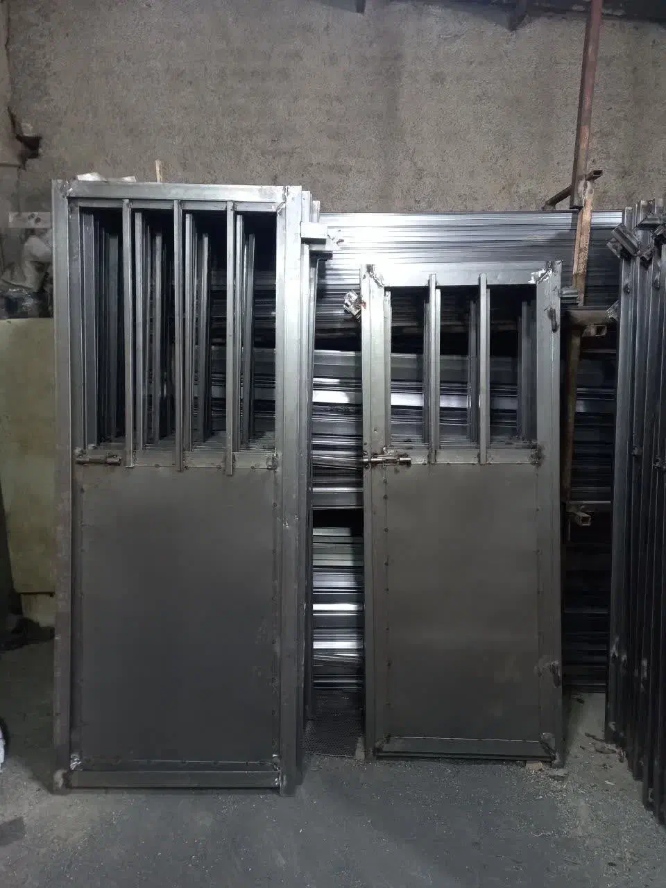 تولیدکننده انواع درب های سبک انباری،حیاطی و باغی|مصالح و تجهیزات ساختمان|شهریار, شهریار|دیوار