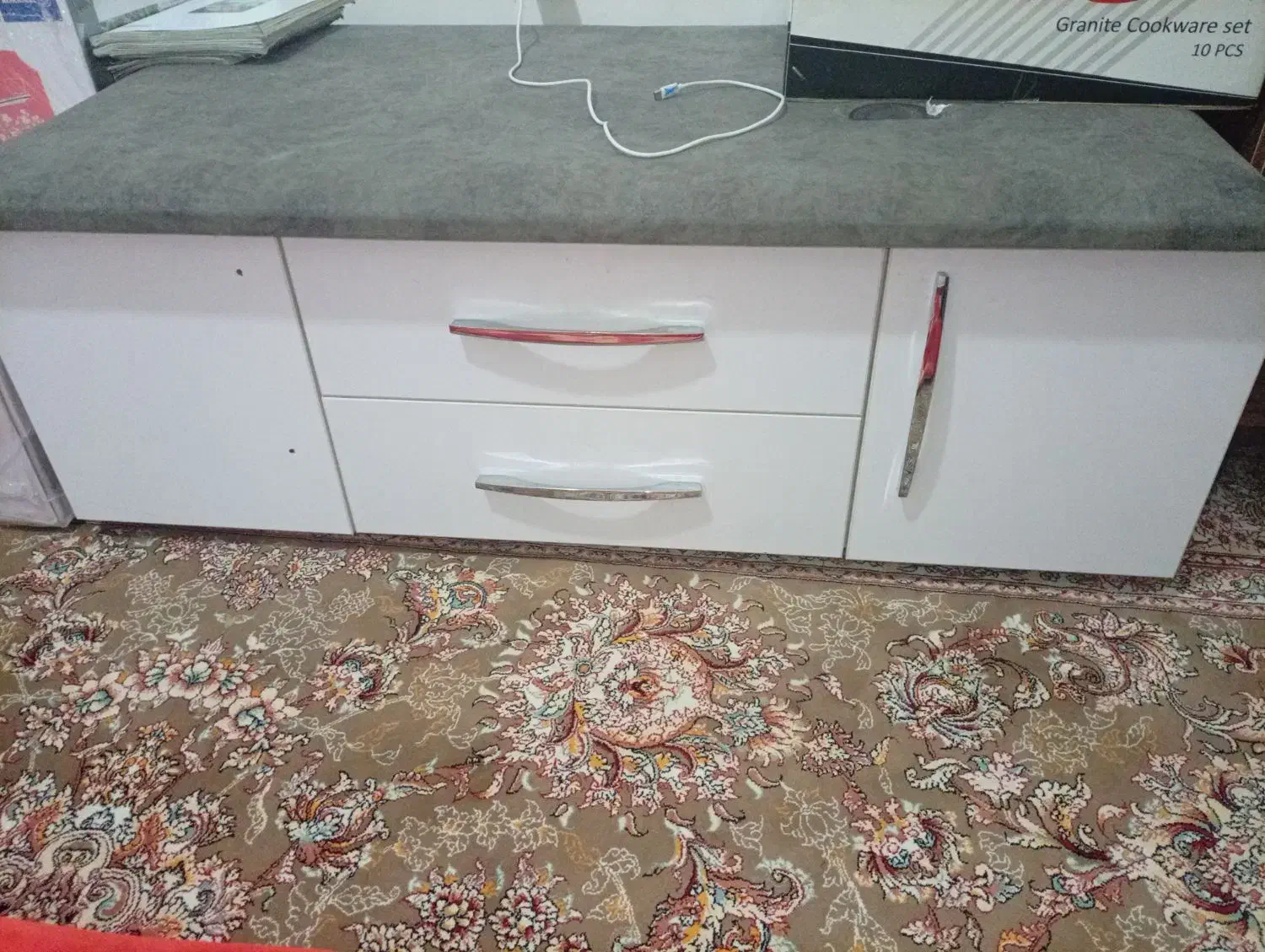 میز نشیمن تمیز|بوفه، ویترین، کنسول|دورود, |دیوار