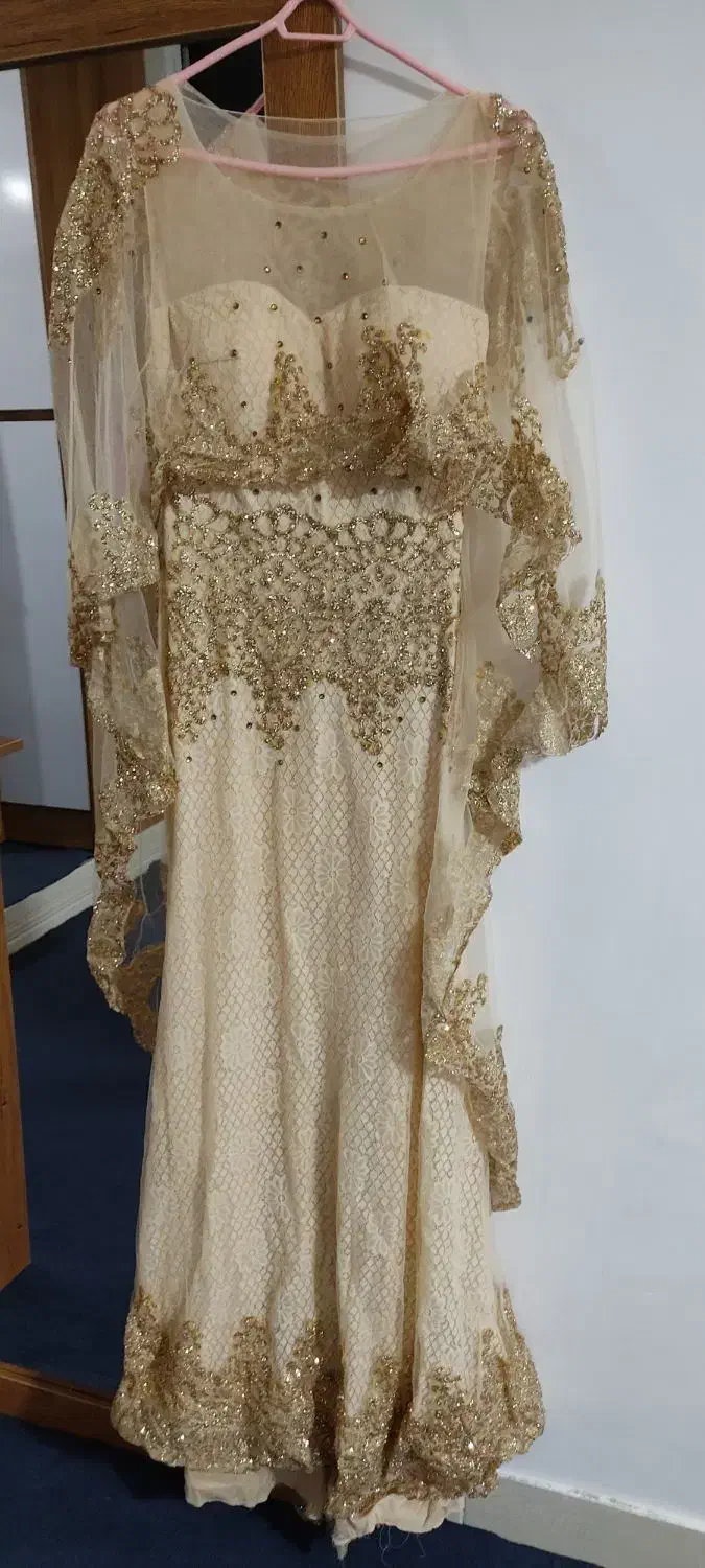 مجلسی|لباس|کرج, حصارک پایین|دیوار