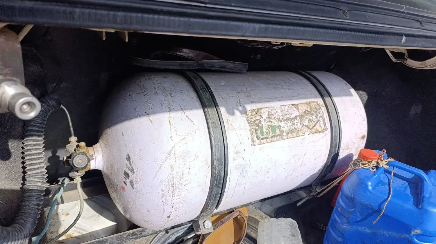 کپسول CNG|کولر گازی و فن‌کوئل|سنندج, |دیوار