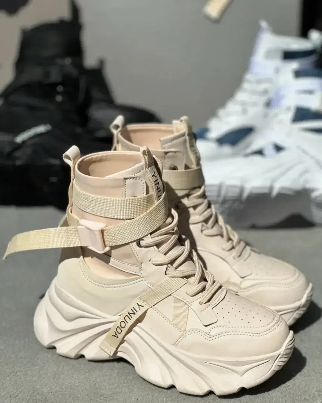 کتونی ساقدار|کیف، کفش، کمربند|شوشتر, |دیوار